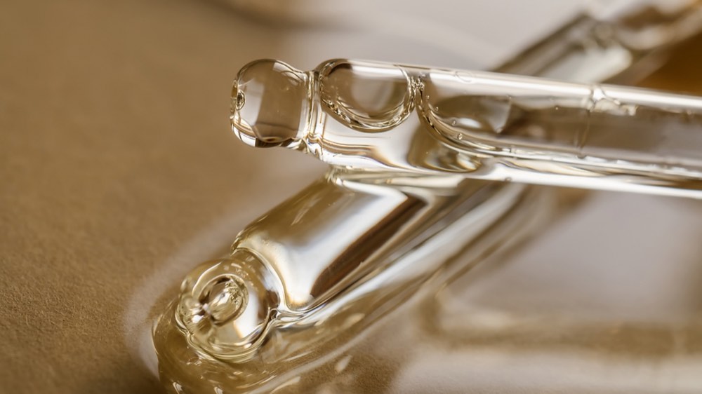 Retinol for Beginners: A Simple Guide to Adding Retinol to Your Beauty Routine