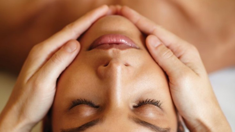 What Are the Benefits of Steaming Your Face? How It Works & Why You Should Try It